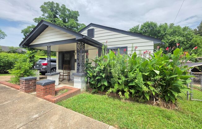 4 Bedroom 1 Bath Home!!