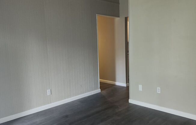 3 beds, 1 bath, $1,400