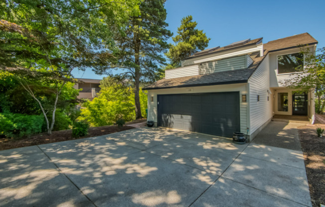 Modern 3-Bedroom Waterfront Escape – River Views, Boat Slip & Access to Pool, Tennis & More