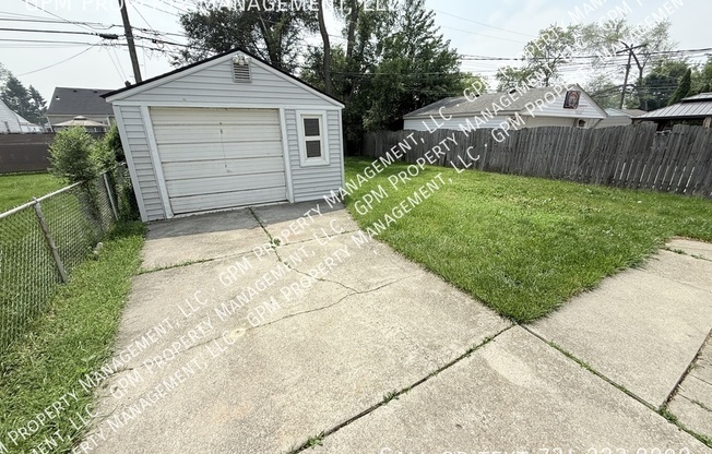 14641 RUSSELL AVE