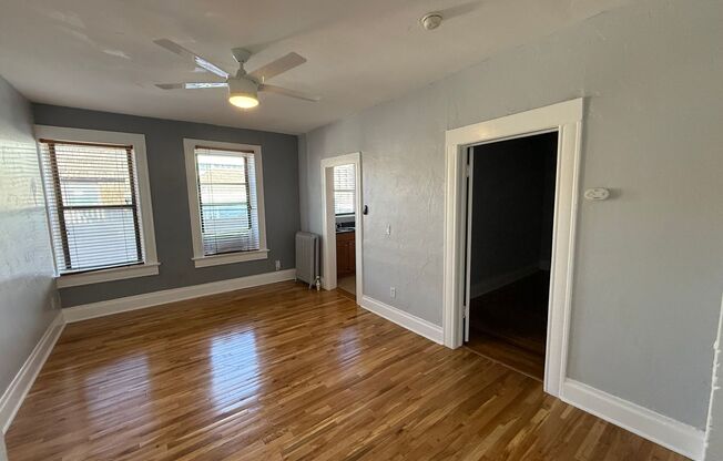 2 beds, 1 bath, $1,400, Unit #9