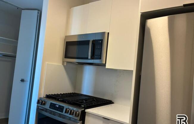 Studio, 1 bath, $4,759, Unit 1M