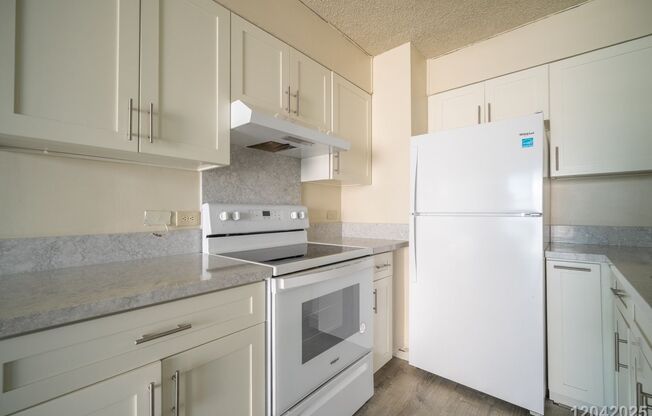 2 beds, 2 baths, $2,700, Unit #1403
