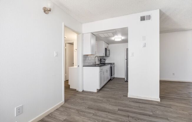 2 beds, 1 bath, 780 sqft, $1,149, Unit 11502