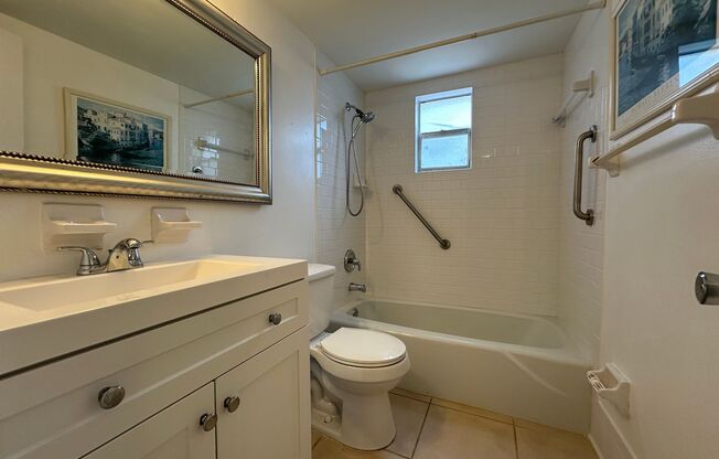 ANNUAL RENTAL - POINCIANA - PARTIALLY FURNISHED 1 BED/1 BATH