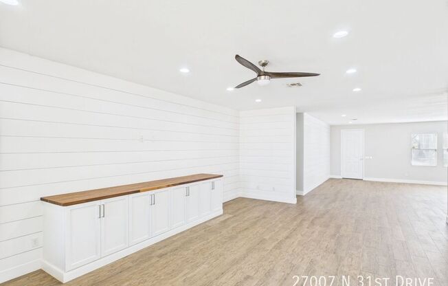 27007 N 31 DR