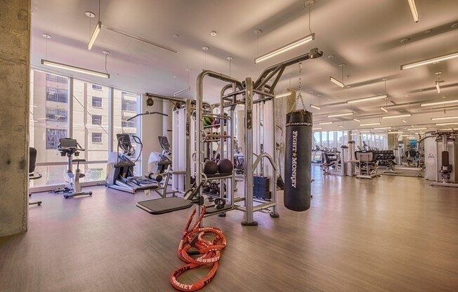 1 bed, 1 bath, 612 sqft, $4,300, Unit 21G
