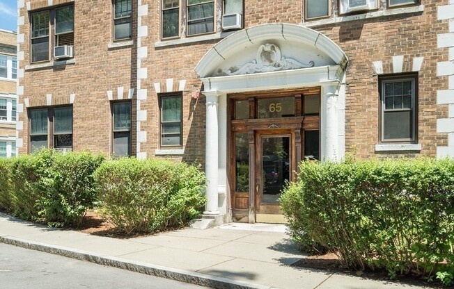 65 Lanark Rd Apt 3