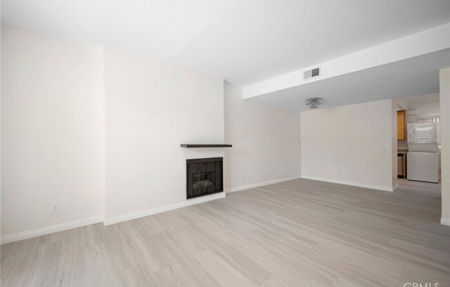 4328 Whitsett Ave