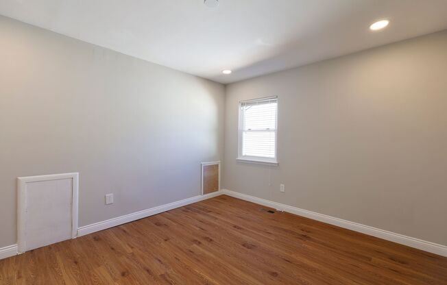 ⭐⭐⭐ RECENTLY UPDATED, 2 BEDROOMS AND 3 BATH HOME LOCATED IN NORTHEAST PHILLY!!! ⭐⭐⭐