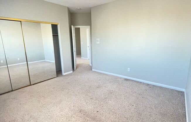 3 beds, 2.5 baths, $3,300
