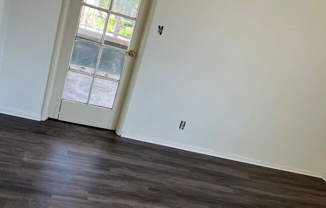 Camona Avenue - Venice Blvd Apartments