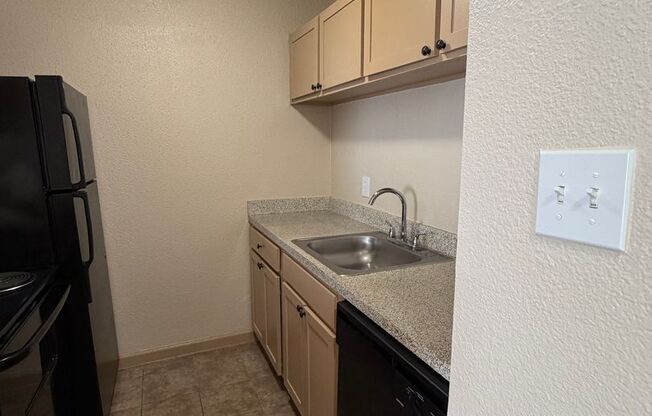 1 bed, 1 bath, 682 sqft, $925, Unit 706