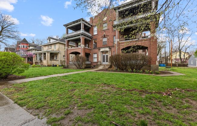 1 bed, 1 bath, 690 sqft, $995, Unit 1