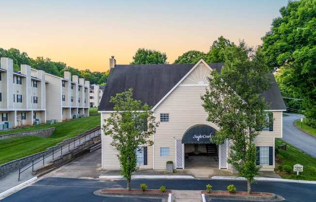 the building where the hotel is located