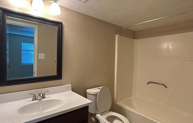 2 beds, 2.5 baths, 1,376 sqft, $1,595, Unit 39