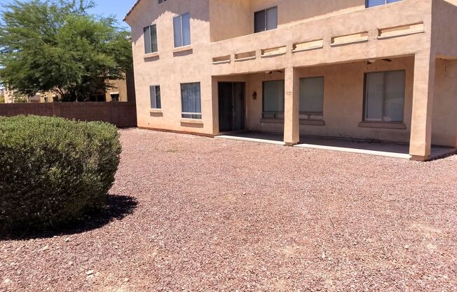 HUGE 5 bedroom, 3 bathroom in Glendale