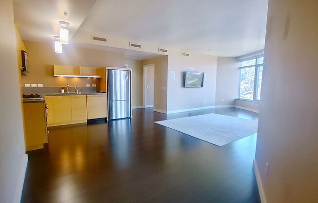 1 bed, 1 bath, $2,495, Unit UNIT 1300