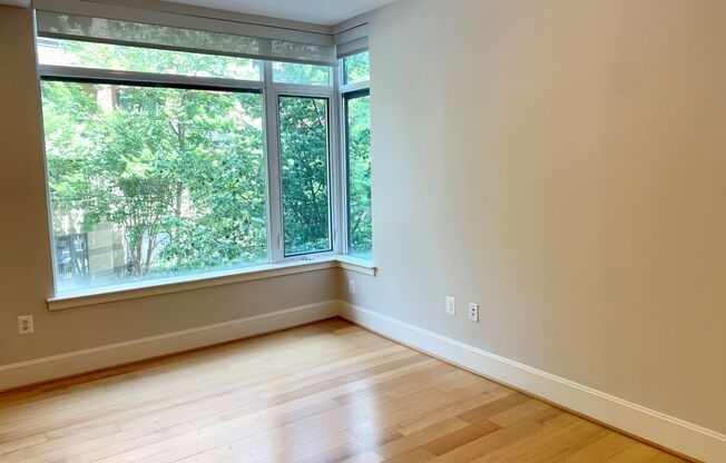 2 beds, 1 bath, $4,250, Unit 209