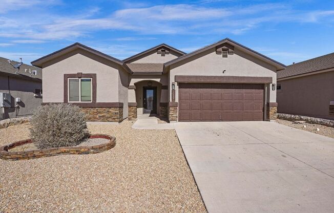 Beautiful 3 bedroom 2 bath home in East El Paso!