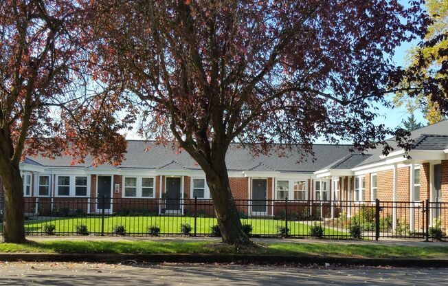 One Bedroom Apartment Home in Vintage Rose City Park Community - VIEW LISTING for 360° IMAGES, SPECIALS and SHOWING DETAILS!
