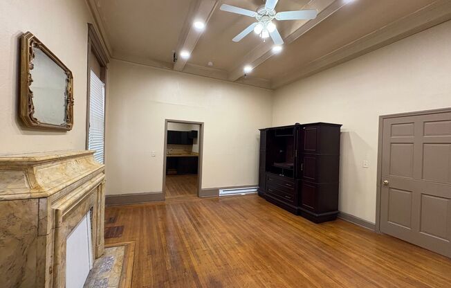 420 COLLEGE ST