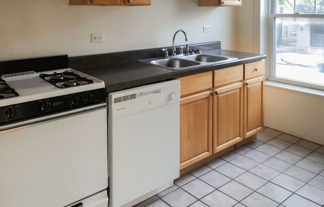 1 bed, 1 bath, 920 sqft, $1,695, Unit 2000-1D