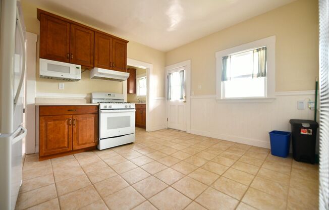 1p716 - 3055-3061 Adeline Street