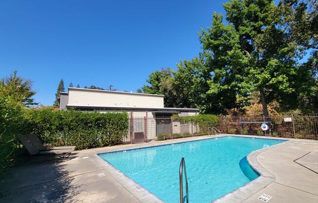 2 beds, 1 bath, 1,015 sqft, $1,795, Unit 052