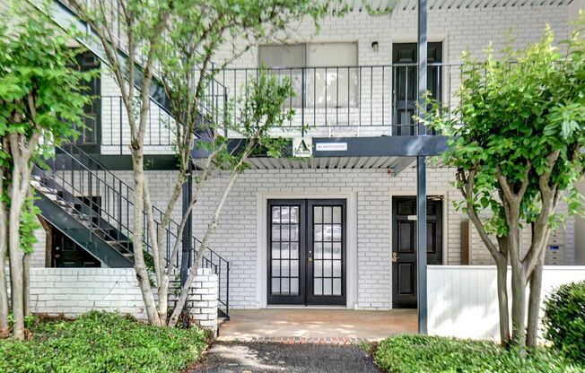 The Bluffs on Finley St.- Near Downtown/Campus Area!