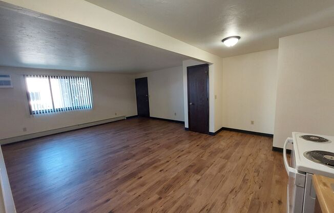 1 bed, 1 bath, 824 sqft, $929