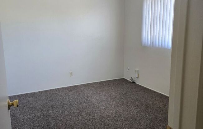 938 Princeton Ave. #E -Apartment