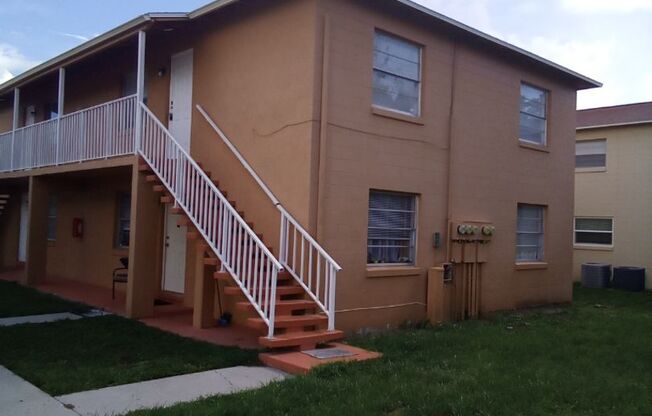 Beautiiful Palm Gardens  2 bedroom, 1 bath Condo in St Cloud