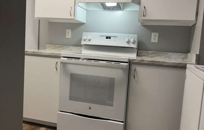 2 beds, 1 bath, 850 sqft, $1,575, Unit 1107 D5
