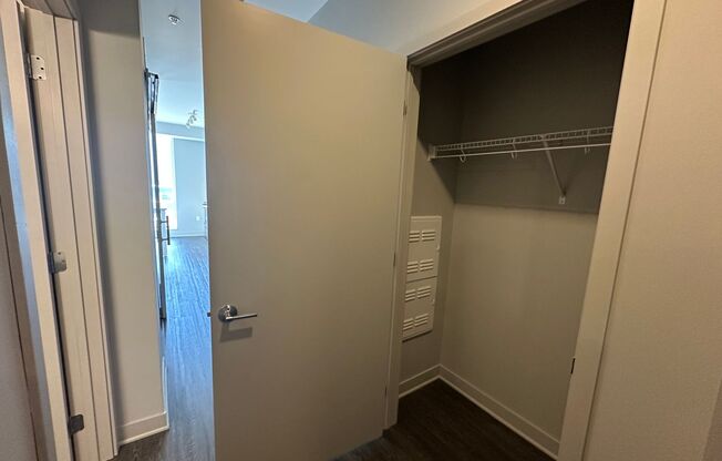2 beds, 1 bath, 676 sqft, $1,895, Unit 411