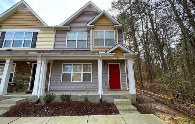 Well Maintained End Unit Townhome in Apex!