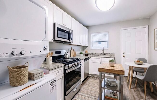 2 beds, 1 bath, 850 sqft, $1,250, Unit 00-E8