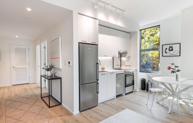 Studio, 1 bath, 470 sqft, $3,395, Unit 420