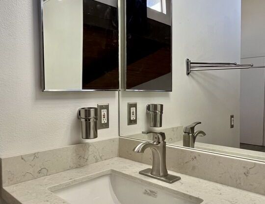 1 bed, 1.5 baths, 712 sqft, $2,333, Unit A312