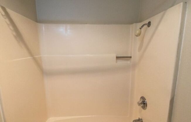 1 bed, 1 bath, 510 sqft, $1,125, Unit 3831 24th Pl NE