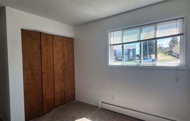 2 beds, 1 bath, 715 sqft, $995, Unit A204