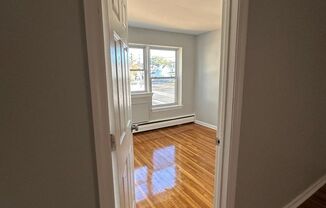 2 beds, 1 bath, $1,750, Unit 1O