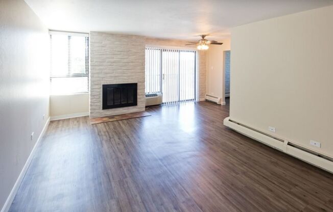 2 beds, 1 bath, 890 sqft, $1,745, Unit 308
