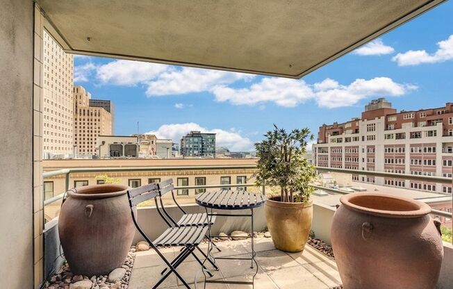 Spacious condo at the iconic Watermark Towers
