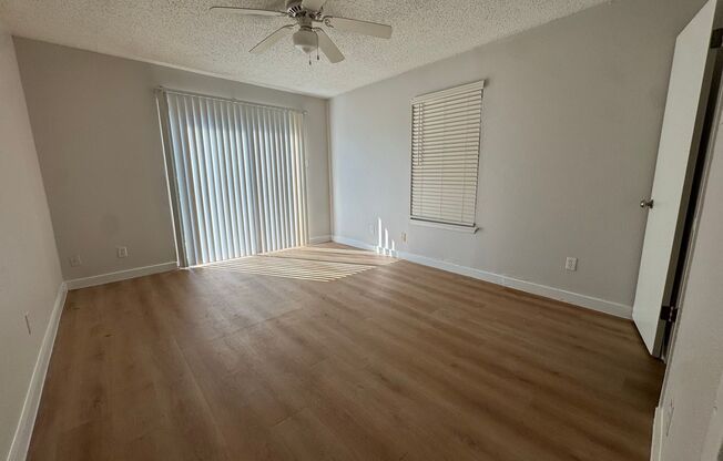 2 beds, 1 bath, 900 sqft, $1,344, Unit LAW9-102