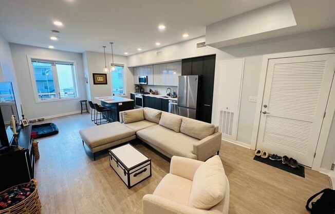 2 beds, 2 baths, 1,008 sqft, $4,100, Unit 203