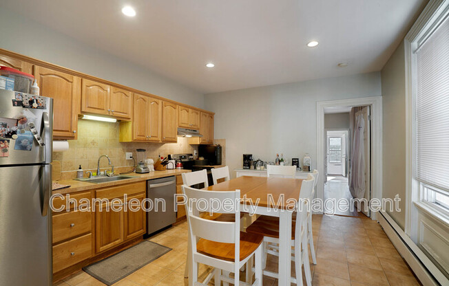 929 N 6 ST