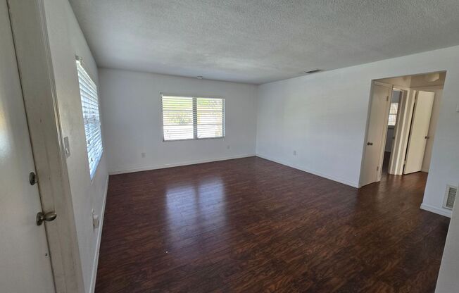 ** $500 OFF MOVE IN SPECIAL** Charming 2 bed 1 bath garage apartment in the heart of down town Orlando