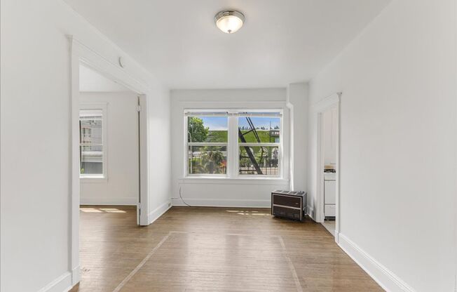 1 bed, 1 bath, 579 sqft, $1,200, Unit 206
