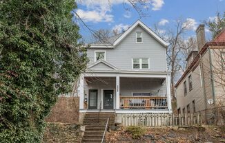 Spacious Apartment in Garfield Neighborhood